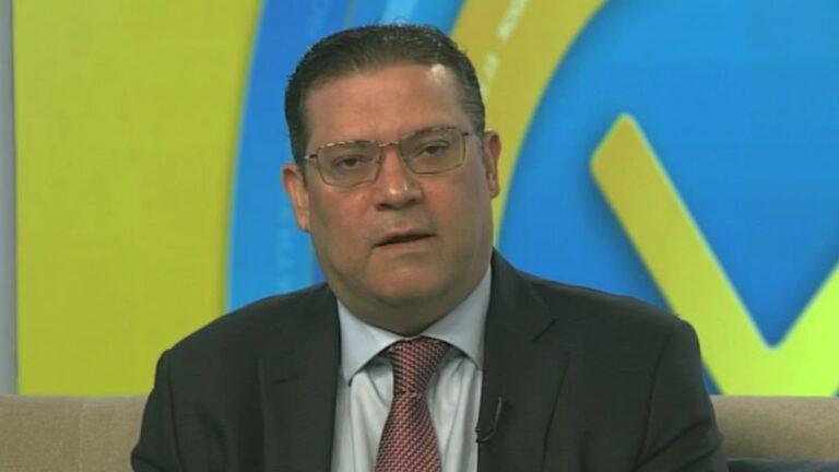 Sanz Lovatón responde a Danilo Medina y defiende plan del Gobierno ante la crisis
