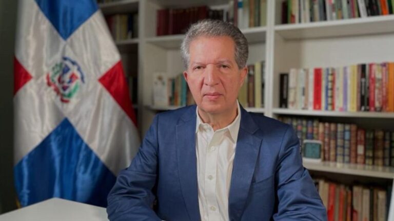 Primero la Constitución, luego la minería